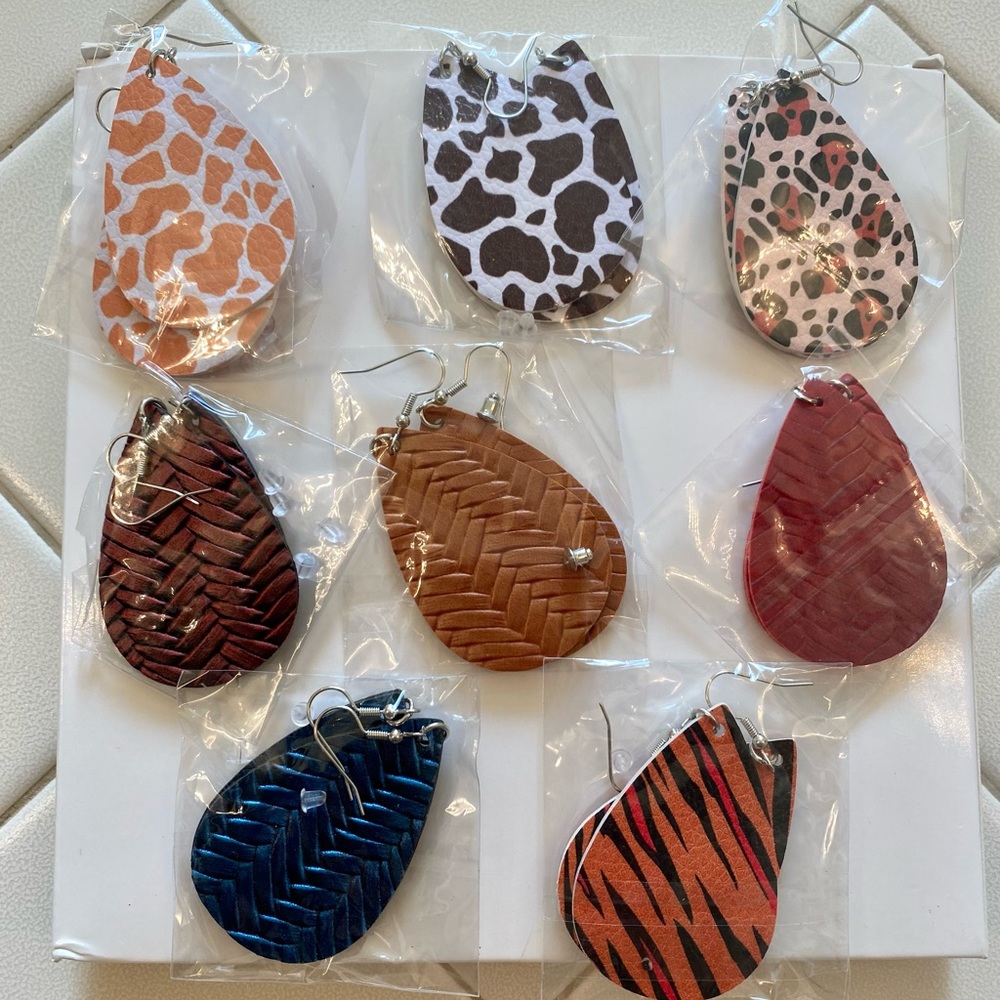 Fun faux leather earrings (8 pairs)